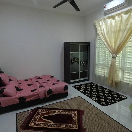 קואלה טרנגאנו Auni Homestay מראה חיצוני תמונה
