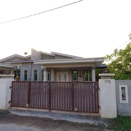 קואלה טרנגאנו Auni Homestay מראה חיצוני תמונה